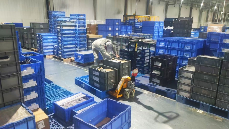 仓库集配员备货作业.jpg