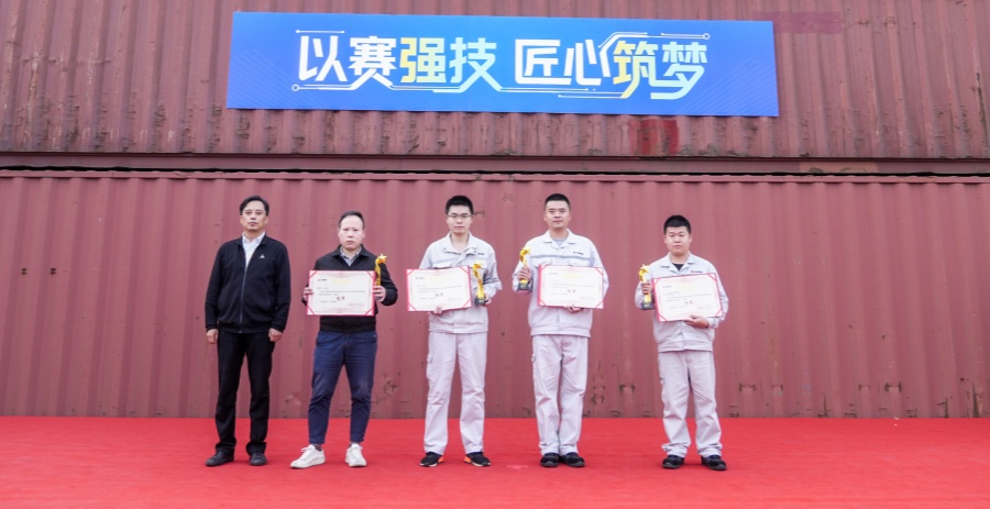 13 冠军颁奖_副本.jpg