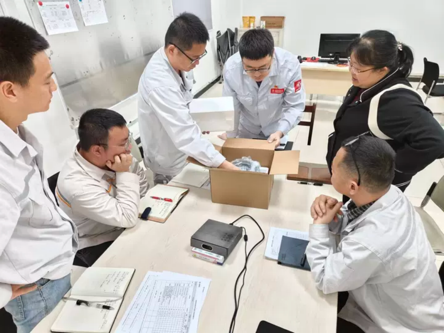 襄阳中心海外备件包装工艺优化研讨现场_副本.png